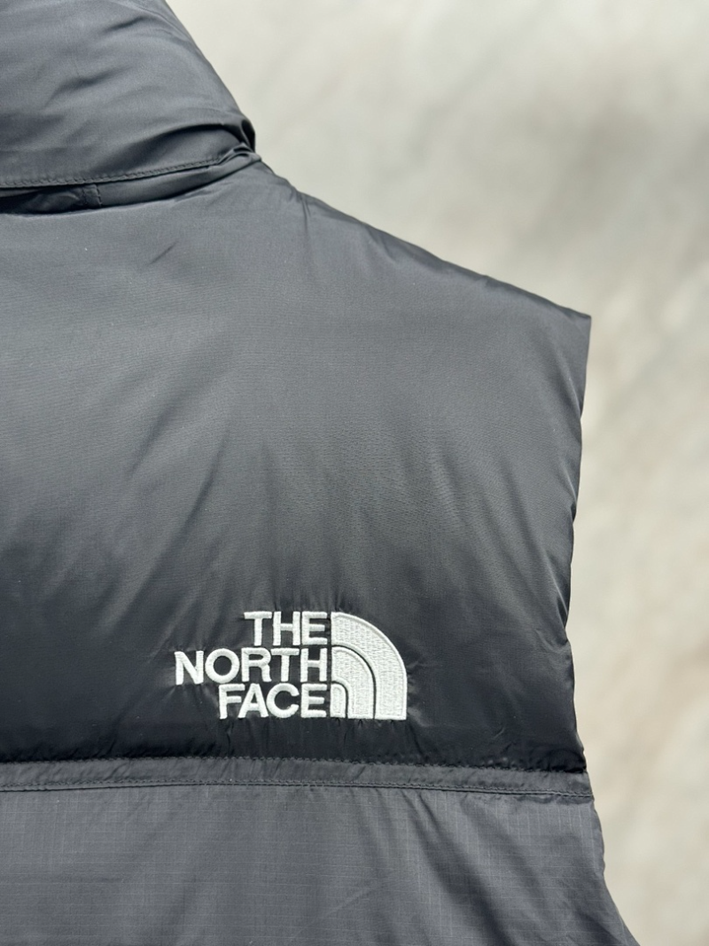 110429 Men's and women's classic high and full embroidered logo down vest clothes on the north side