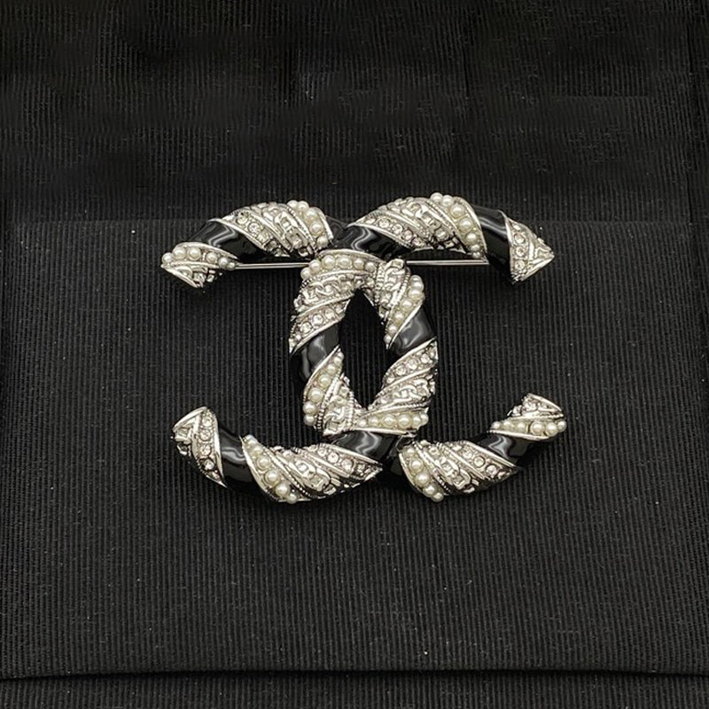 18K Chanel Black & White Gold Diamond Brooch