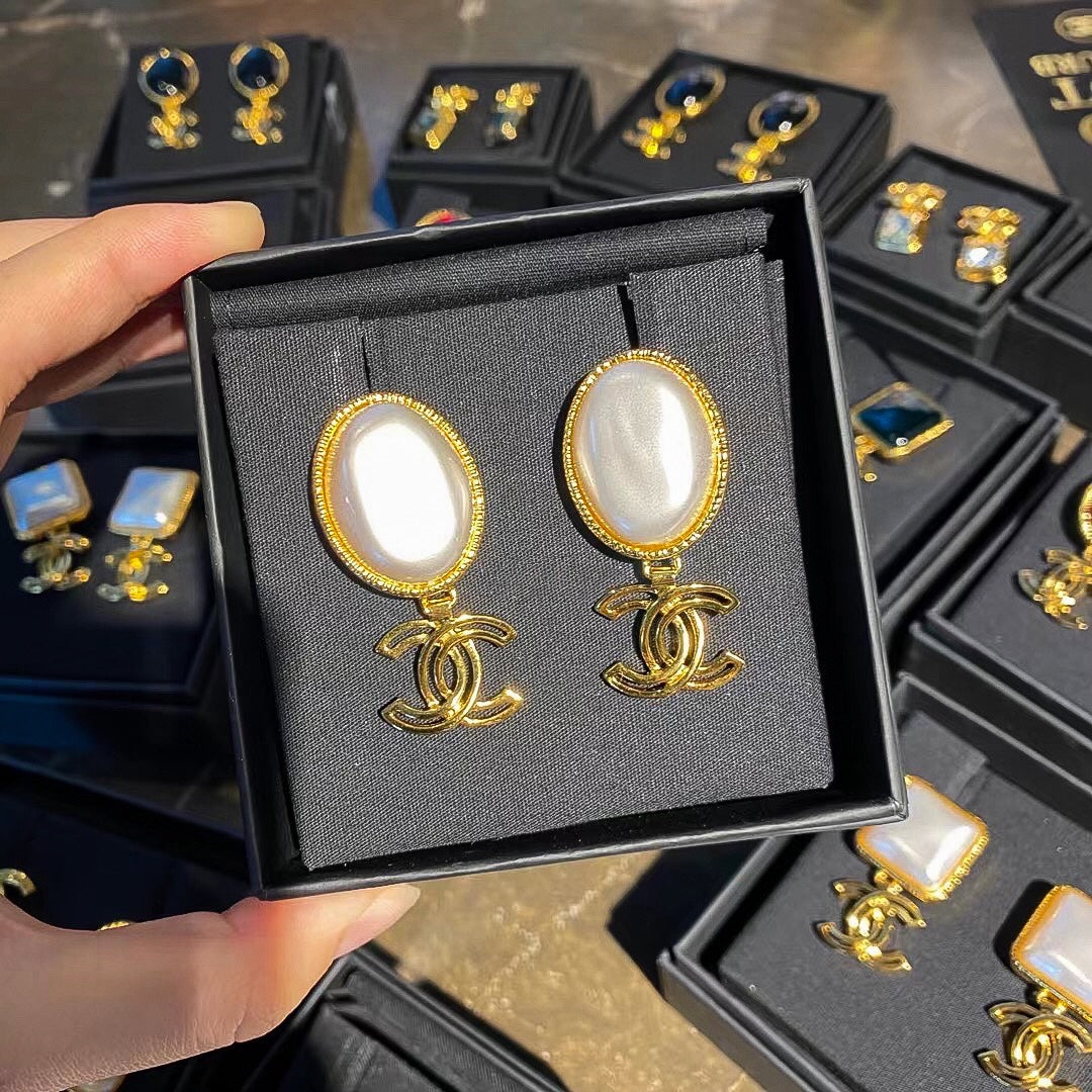 18K Chanel Big Pearl Pendant Earrings