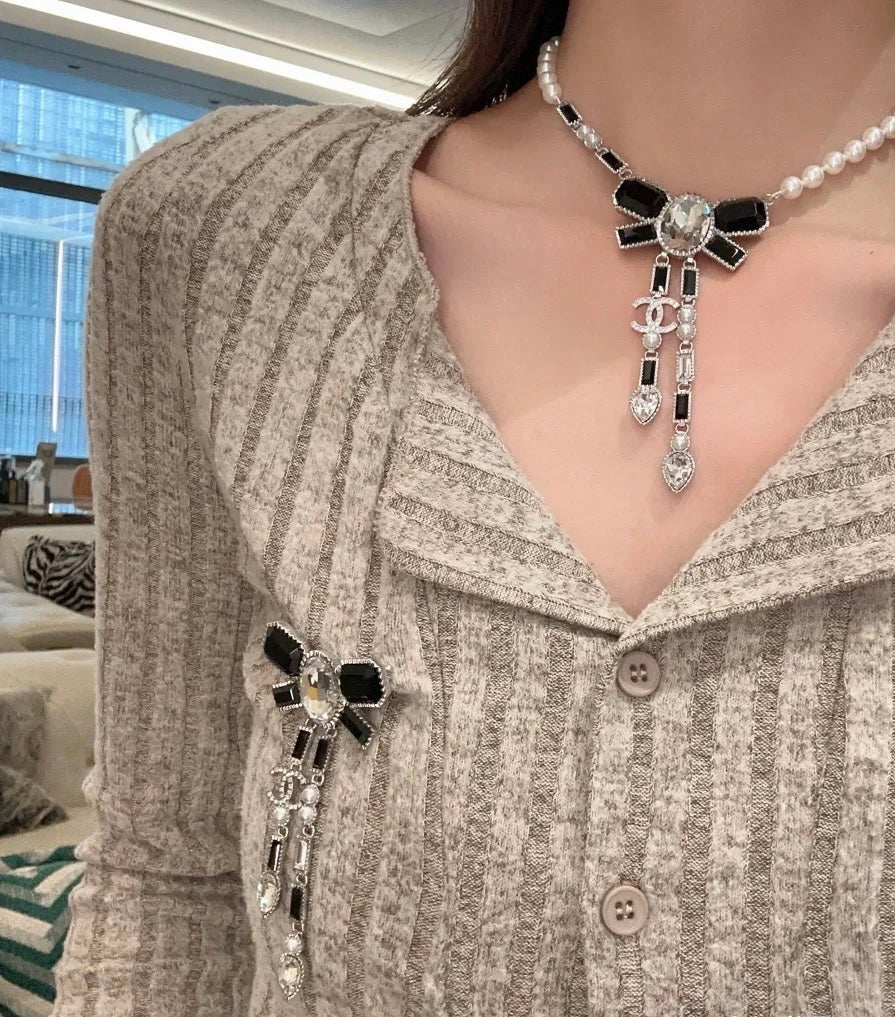 18K Chanel Bow Tie Crystals Brooch